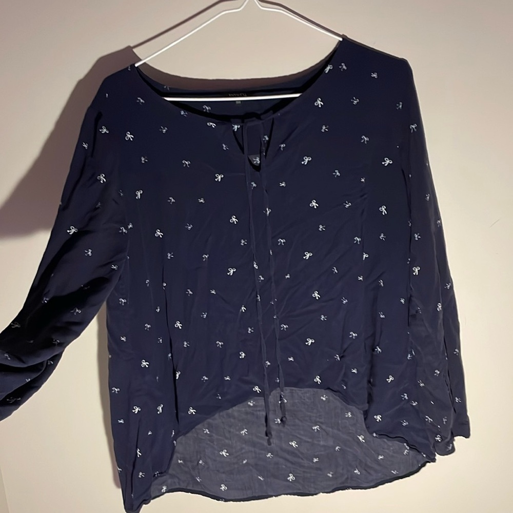 RW&CO women size medium bow blouse